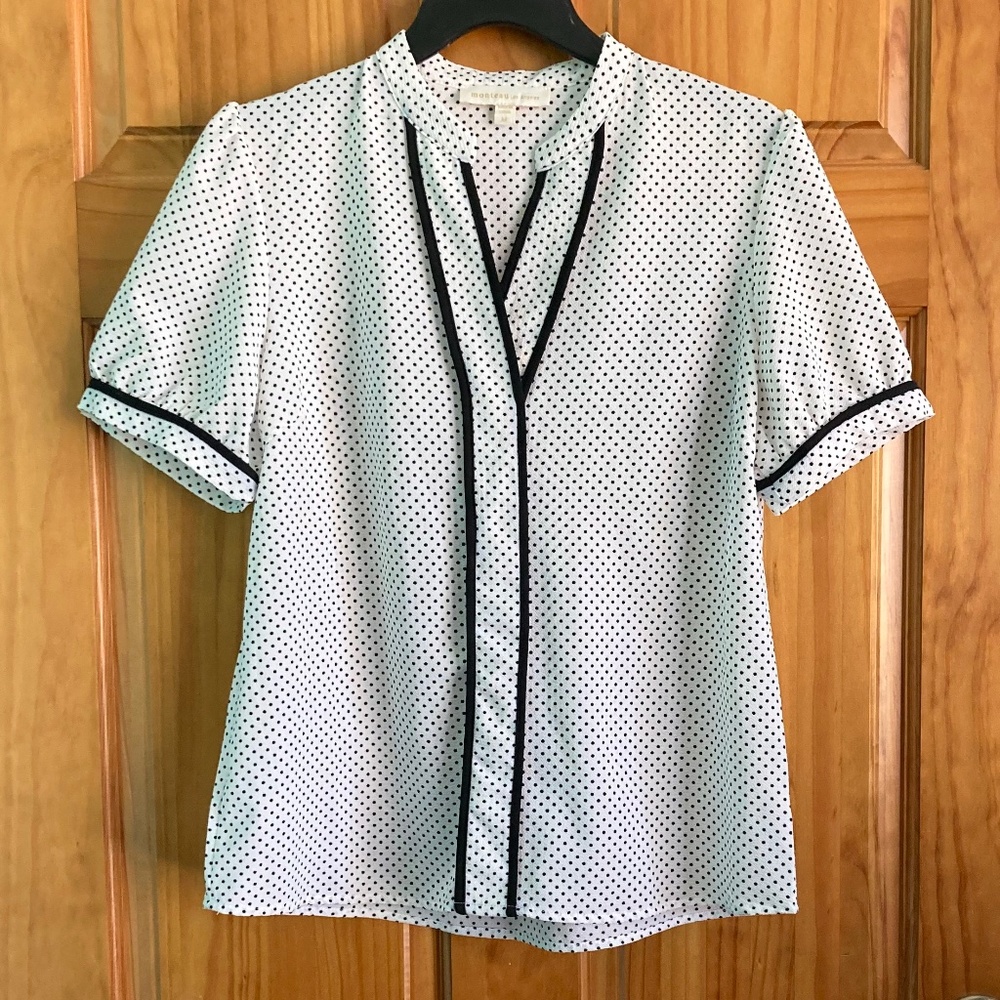 Women’s size medium Monteau Los Angeles back and white polka-dotted top